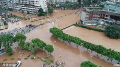 湖北十堰局地暴雨突发山洪 致多人遇难